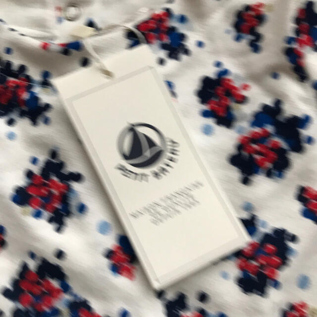 PETIT BATEAU(プチバトー)のプチパドーワンピース新品 キッズ/ベビー/マタニティのベビー服(~85cm)(ワンピース)の商品写真