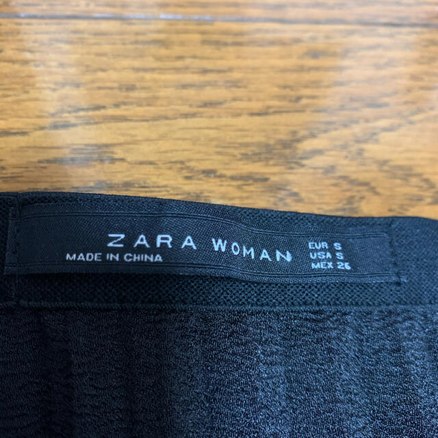 ZARA(ザラ)のzara ザラ　プリーツスカート　ブラック　黒 レディースのスカート(ひざ丈スカート)の商品写真