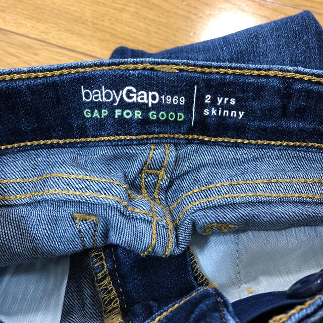 babyGAP(ベビーギャップ)のbabygap ジーンズ　きつねさん キッズ/ベビー/マタニティのキッズ服男の子用(90cm~)(パンツ/スパッツ)の商品写真