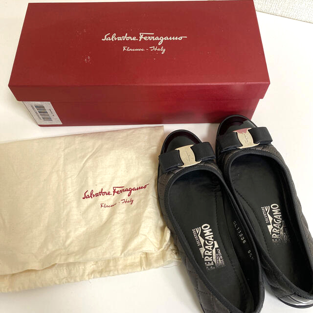 Salvatore Ferragamo(サルヴァトーレフェラガモ)のあおい様　フェラガモ　パンプス3回使用　美品　 レディースの靴/シューズ(ハイヒール/パンプス)の商品写真