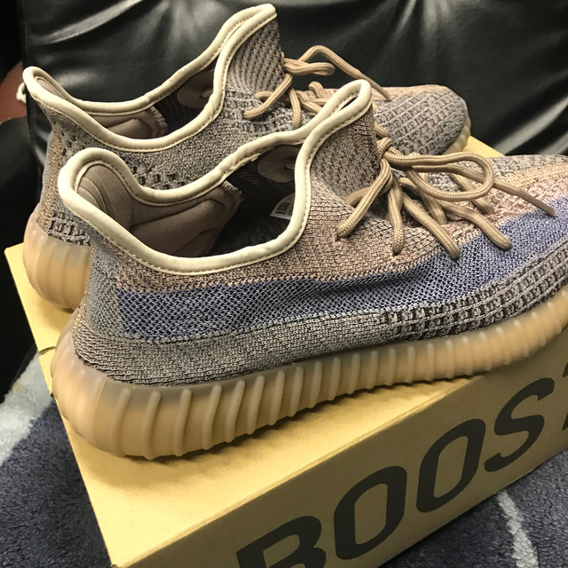 adidas(アディダス)のYEEZY BOOST 350 V2 イージーブースト メンズの靴/シューズ(スニーカー)の商品写真