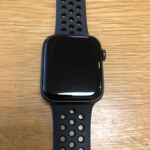 Apple Watch SE Nike（GPSモデル）-44mm