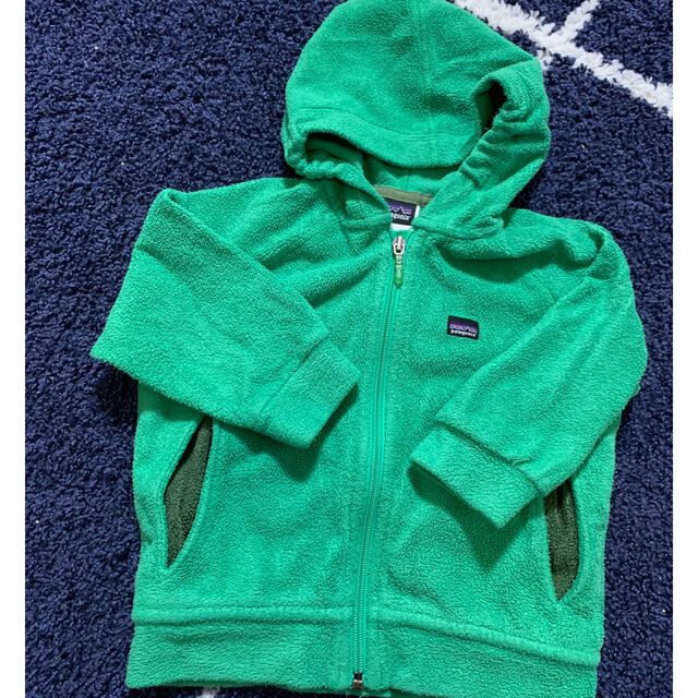 patagonia(パタゴニア)の専用！パタゴニア  パーカー　18M キッズ/ベビー/マタニティのキッズ服男の子用(90cm~)(ジャケット/上着)の商品写真