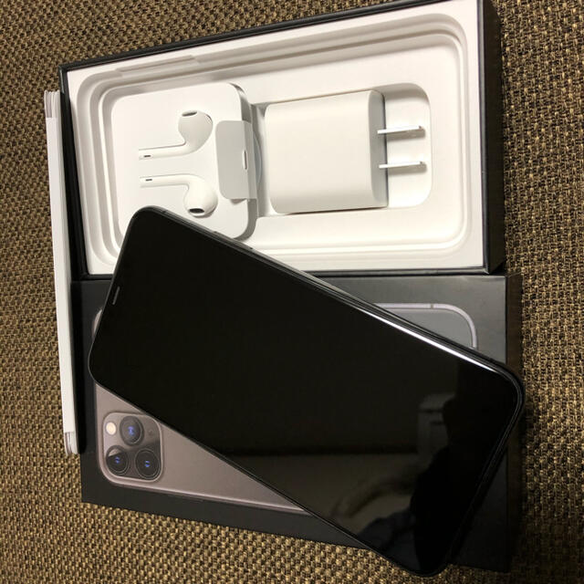 iPhone(アイフォーン)の美品iPhone11pro  max 512GB スマホ/家電/カメラのスマートフォン/携帯電話(スマートフォン本体)の商品写真