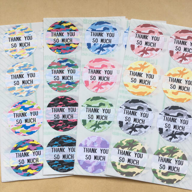 【迷彩】丸型サンキューシール 96枚 ハンドメイドの文具/ステーショナリー(しおり/ステッカー)の商品写真