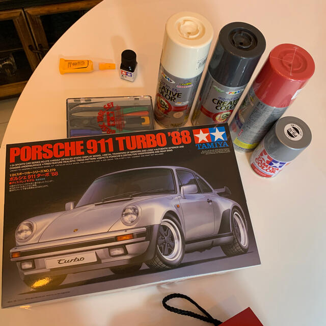 Porsche(ポルシェ)のポルシェ　プラモデル　スプレー　道具付き エンタメ/ホビーのおもちゃ/ぬいぐるみ(模型/プラモデル)の商品写真