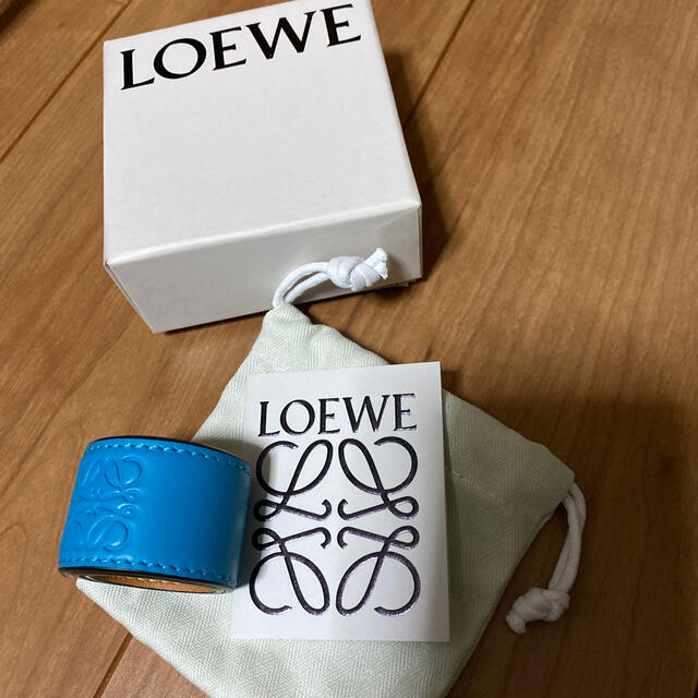 LOEWE(ロエベ)のboo様専用　LOEWEブレスレット レディースのアクセサリー(ブレスレット/バングル)の商品写真