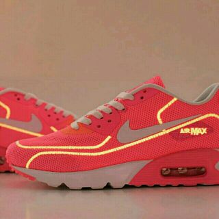 Nike 蛍光 ピンクのナイキ Air Max90の通販 By 明香 S Shop ナイキならラクマ Nike 蛍光 ピンクのナイキ Air Max90の通販 By 明香 S Shop ナイキならラクマ