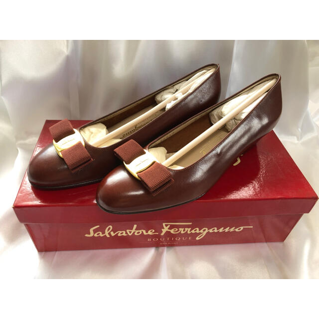 Salvatore Ferragamo(サルヴァトーレフェラガモ)のサルヴァトーレフェラガモ　パンプス　ブラウン　23.5cm レディースの靴/シューズ(ハイヒール/パンプス)の商品写真