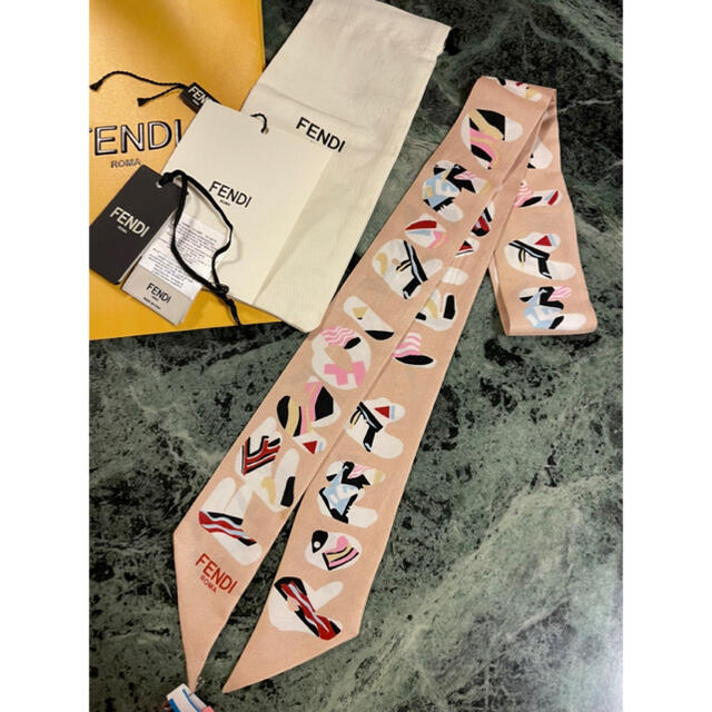 FENDI(フェンディ)の【なみえ様専用】ツイリー レディースのファッション小物(バンダナ/スカーフ)の商品写真