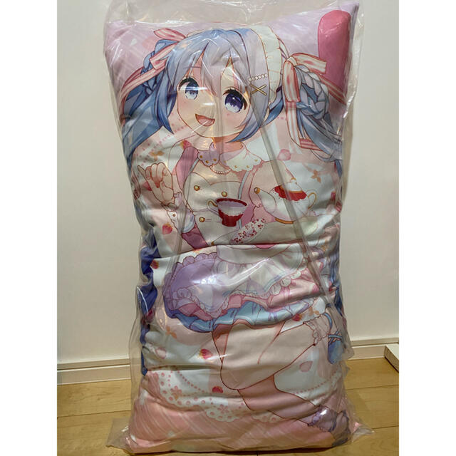 初音ミク ロングクッション トレバ限定！ エンタメ/ホビーのアニメグッズ(その他)の商品写真