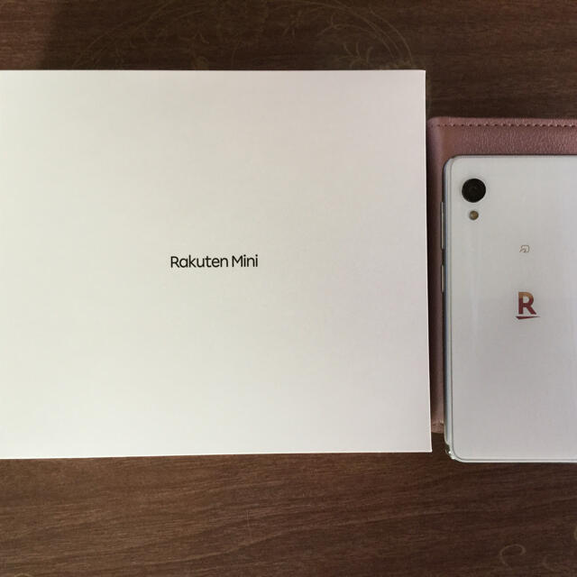 ミニ　Rakuten mini 美品 ホワイト　手帳型ケース付き