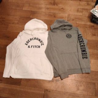 アバクロンビーアンドフィッチ(Abercrombie&Fitch)のアバクロ メンズパーカー 2枚セット(パーカー)