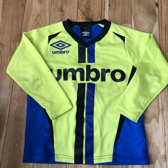 umbro サッカー　ロンT スポーツ/アウトドアのサッカー/フットサル(ウェア)の商品写真