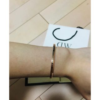 ダニエルウェリントン(Daniel Wellington)の（箱付き）DWダニエルウェリントンバングルローズゴールドS(ブレスレット/バングル)