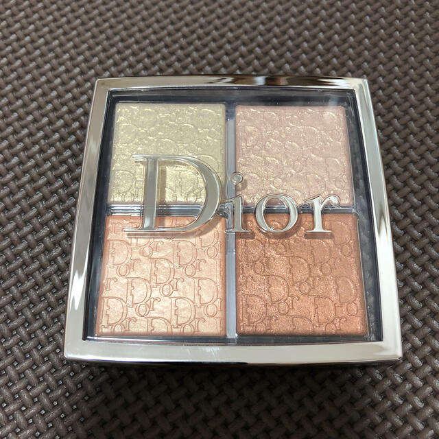 Dior(ディオール)のディオール バックステージ フェイス グロウ パレット02 コスメ/美容のベースメイク/化粧品(フェイスカラー)の商品写真