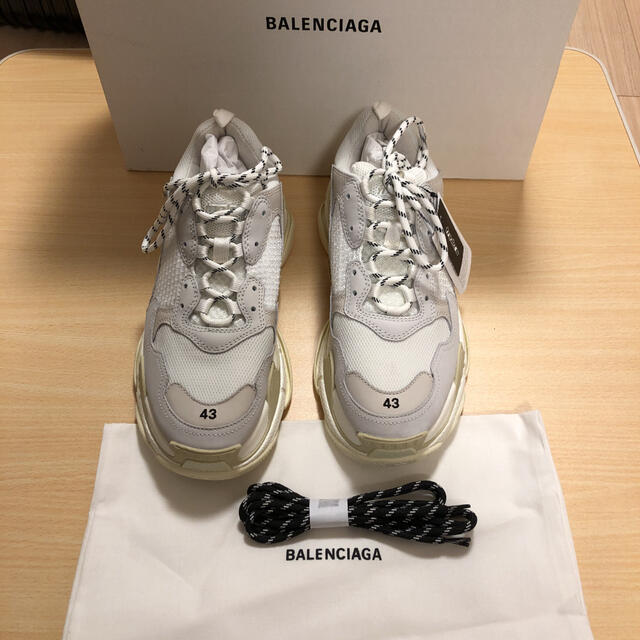 Balenciaga triple S White トリプル 