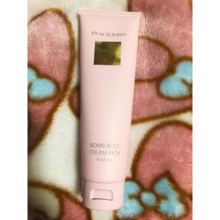 ピーチジョン(PEACH JOHN)のPEACH JOHN BOMB BUST CREAM RICH 150g(ボディクリーム)