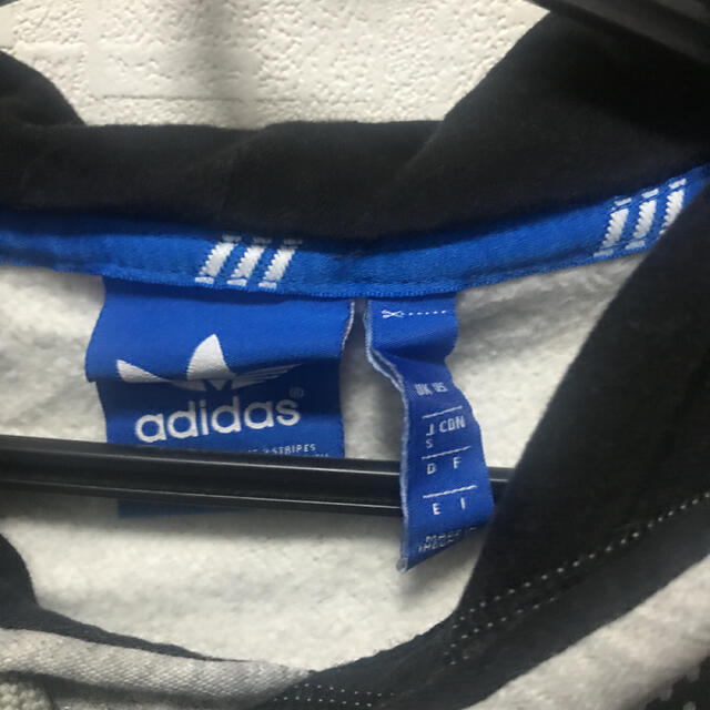 Original(オリジナル)のadidas オリジナルス　パーカー レディースのトップス(パーカー)の商品写真