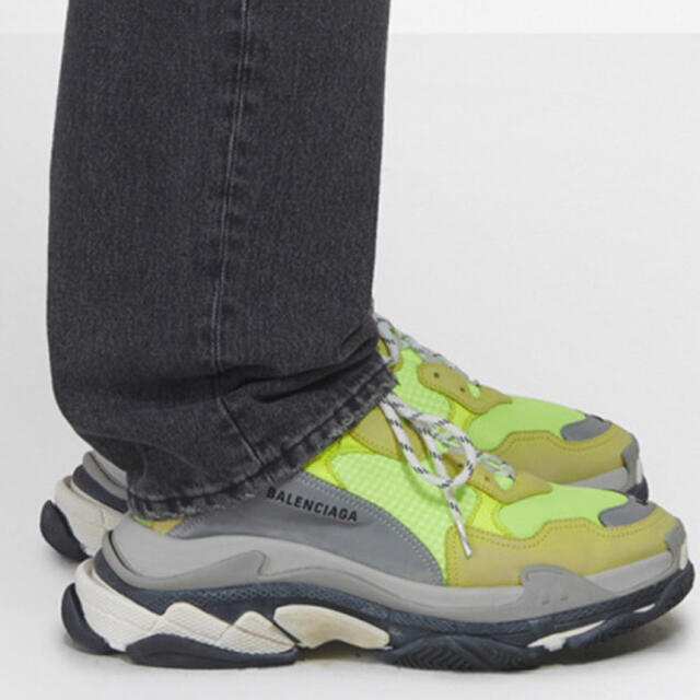 Balenciaga(バレンシアガ)のBALENCIAGA triple s ネオンイエロー　41 メンズの靴/シューズ(スニーカー)の商品写真