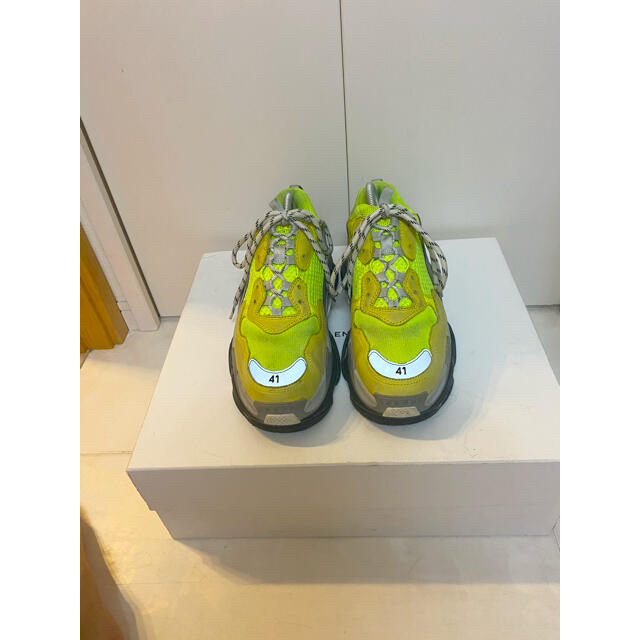 Balenciaga(バレンシアガ)のBALENCIAGA triple s ネオンイエロー　41 メンズの靴/シューズ(スニーカー)の商品写真