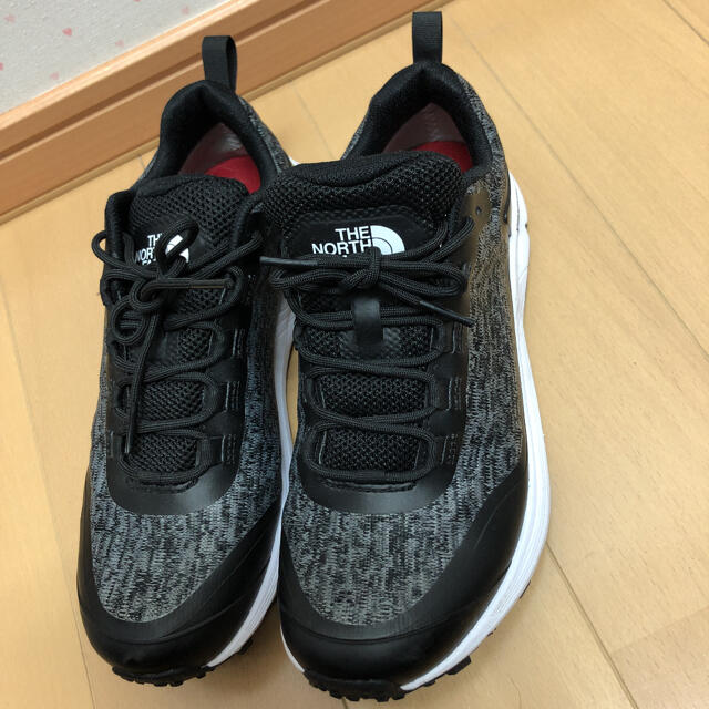 THE NORTH FACE(ザノースフェイス)のノースフェイス　スニーカー23.5サイズ　美品 レディースの靴/シューズ(スニーカー)の商品写真