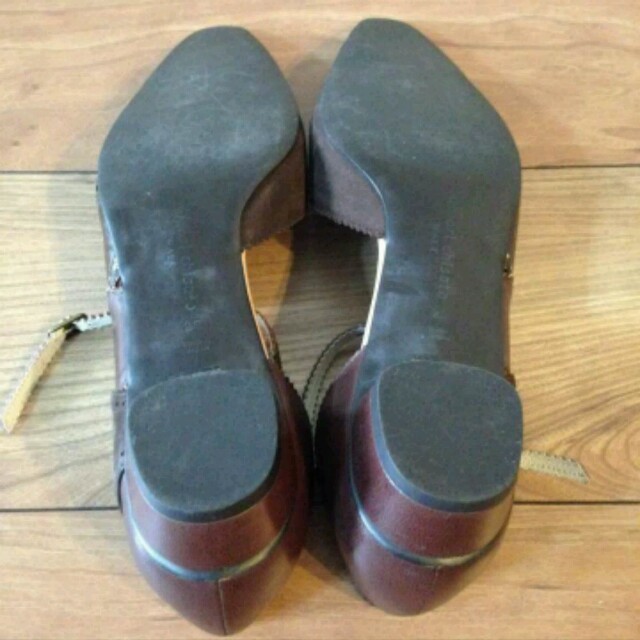 TSUMORI CHISATO(ツモリチサト)の美品　レザーパンプス レディースの靴/シューズ(ハイヒール/パンプス)の商品写真