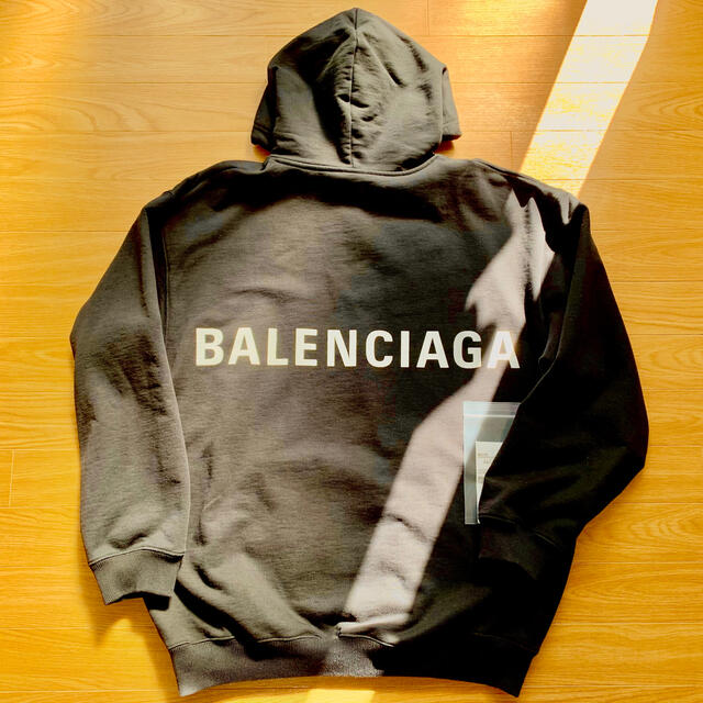 ☆﻿希少 S 大手USEDショップ BALENCIAGA  バックロゴ フーディ