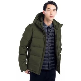 ユニクロ(UNIQLO)の今期model ユニクロ シームレスダウンパーカ ダウンジャケット XL(ダウンジャケット)