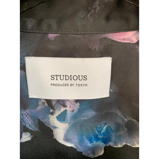 STUDIOUS(ステュディオス)のSTUDIOUS ダークフラワービッグシルエットシャツ メンズのトップス(シャツ)の商品写真