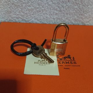 エルメス(Hermes)のHERMES ゴールド カデナパドロック 南京錠、鍵付き！(ネックレス)