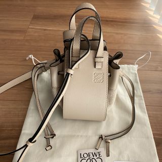 ロエベ(LOEWE)のなお様専用✩.*˚新品☆LOEWE☆ロエベ☆ハンモックミニ☆ライトオート×リネン(ハンドバッグ)