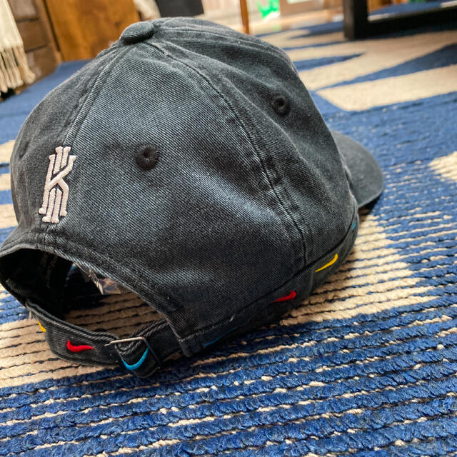 NIKE(ナイキ)の【希少】 Nike Kyrie Friends Cap メンズの帽子(キャップ)の商品写真