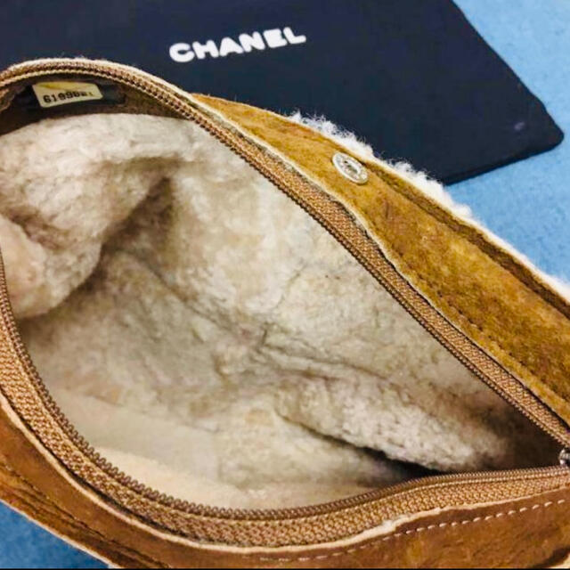 CHANEL ムートンバック　ポーチ　レア　新品未使用(^^)