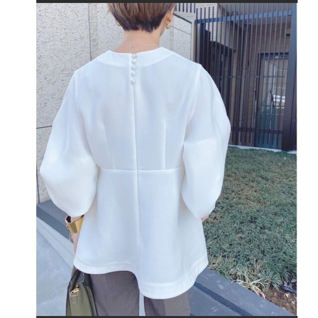 新品　Ameri Wave Sleeve Peplum blouse ホワイト
