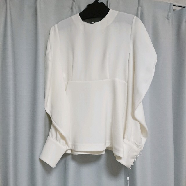 新品　Ameri Wave Sleeve Peplum blouse ホワイト