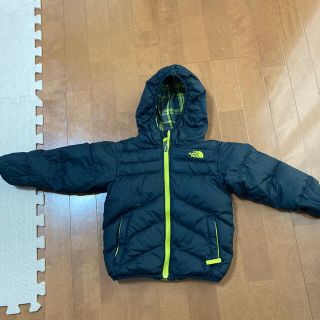 ザノースフェイス(THE NORTH FACE)のノースフェイス　リバーシブルダウン　4T(ジャケット/上着)