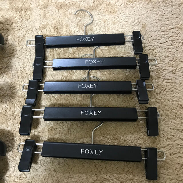 FOXEY(フォクシー)のフォクシーFOXEY ハンガーセット インテリア/住まい/日用品の収納家具(押し入れ収納/ハンガー)の商品写真