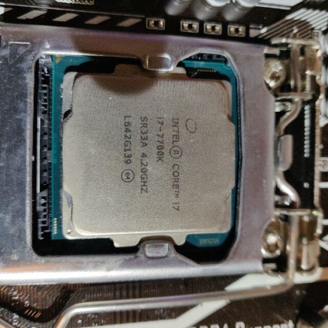 ASUS(エイスース)のintel core i7 7700k + PRIME H270-PROセット スマホ/家電/カメラのPC/タブレット(PCパーツ)の商品写真