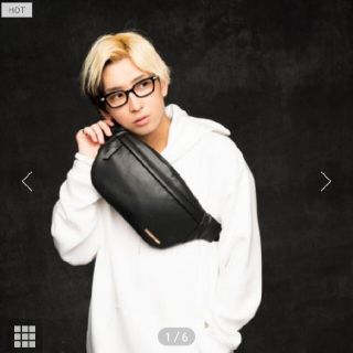 【ReZARD】Metal Plate Leather Body Bag(ボディーバッグ)