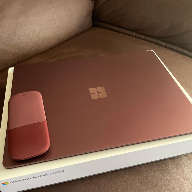 ノートPCsurface  laptop2 バーガンディ　ほぼ新品