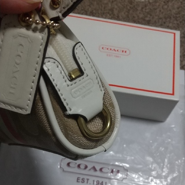 COACH(コーチ)の新品未使用★コーチ ポーチ ヘリテージ  ストライプ  レディースのファッション小物(ポーチ)の商品写真