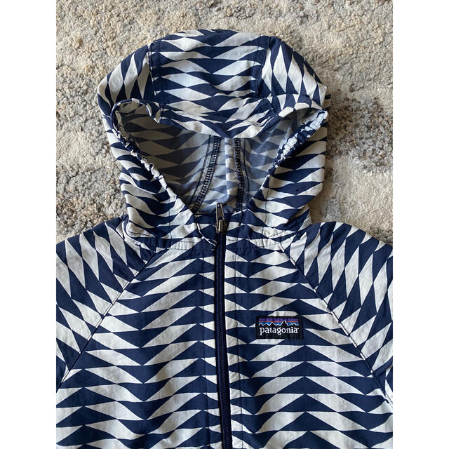 patagonia(パタゴニア)のPatagonia パタゴニア　パーカー　ジャケット　18m キッズ/ベビー/マタニティのキッズ服男の子用(90cm~)(ジャケット/上着)の商品写真