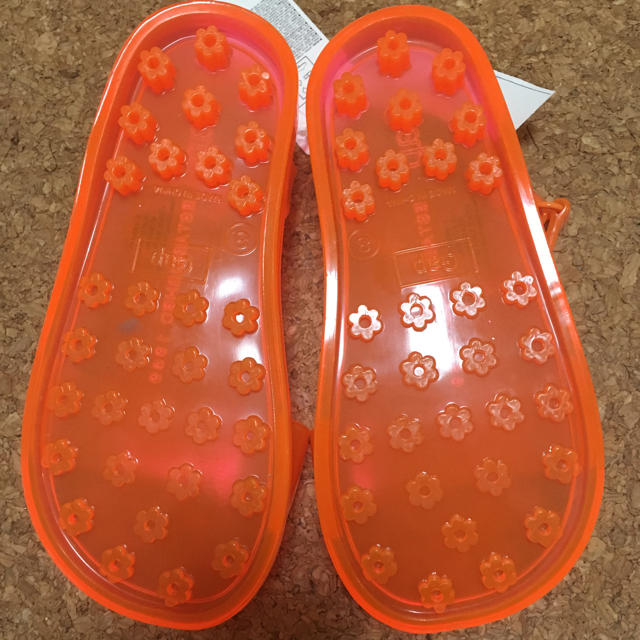 babyGAP(ベビーギャップ)のギャップサンダル キッズ/ベビー/マタニティのキッズ靴/シューズ(15cm~)(サンダル)の商品写真