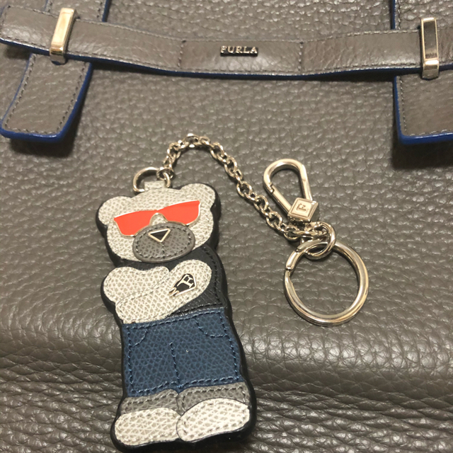 FURLA トートバッグ　キーホルダー付けます