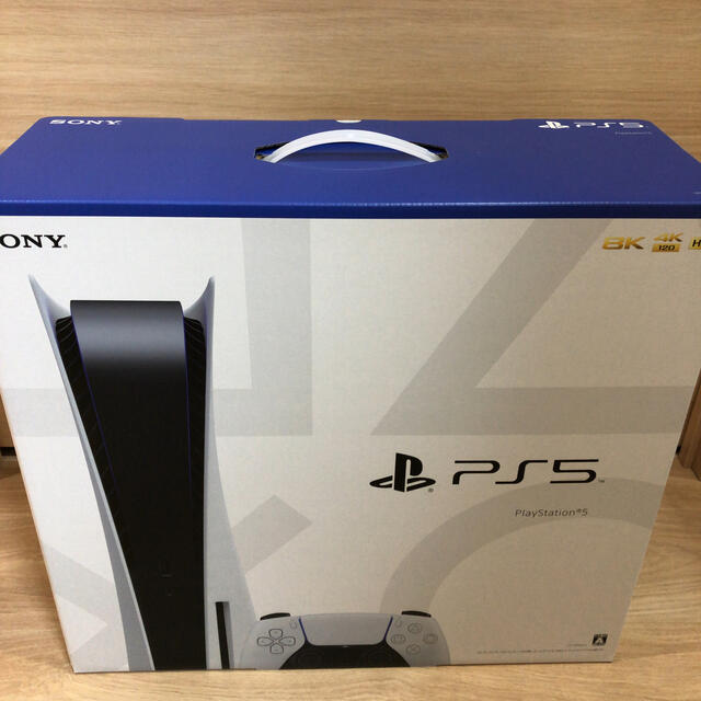 PlayStation(プレイステーション)のPlaystation5 本体　新品　PS5 エンタメ/ホビーのゲームソフト/ゲーム機本体(家庭用ゲーム機本体)の商品写真