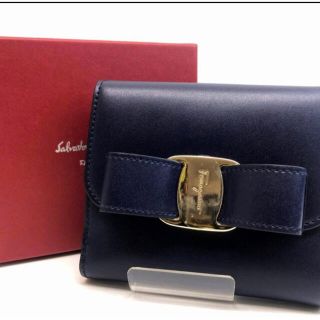 サルヴァトーレフェラガモ(Salvatore Ferragamo)のFerragamo 二つ折り財布 美品(財布)