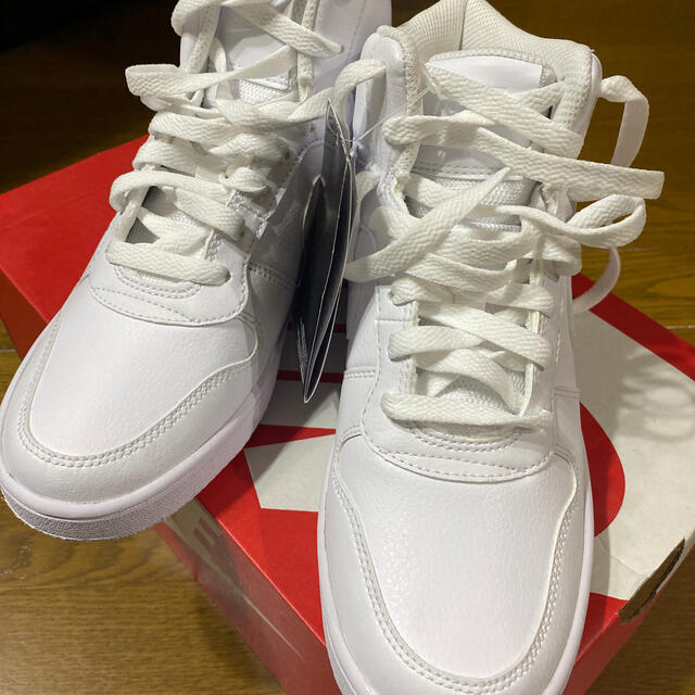 Nike 新品未使用 Nikeハイカットスニーカー 白の通販 By さくら S Shop ナイキならラクマ Nike 新品未使用 Nikeハイカットスニーカー 白の通販 By さくら S Shop ナイキならラクマ