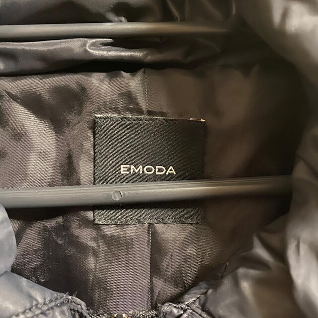 EMODA(エモダ)のEMODA エモダ 黒ダウンコート Sサイズ レディースのジャケット/アウター(ダウンコート)の商品写真