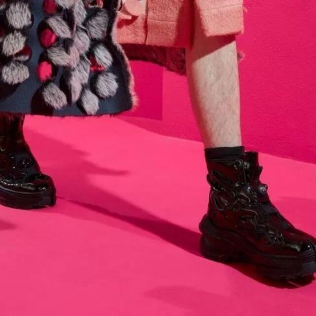 Maison Martin Margiela(マルタンマルジェラ)のメゾンマルジェラ リーボック ポンプフューリー足袋ブーツ黒42新品タビスニーカー メンズの靴/シューズ(ブーツ)の商品写真